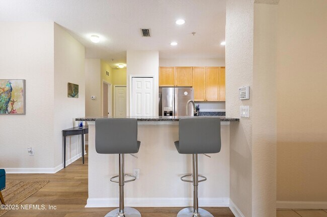 Building Photo - 135 Calle el Jardin