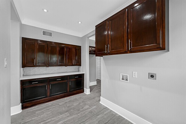 Building Photo - 12430 Pecan Ct