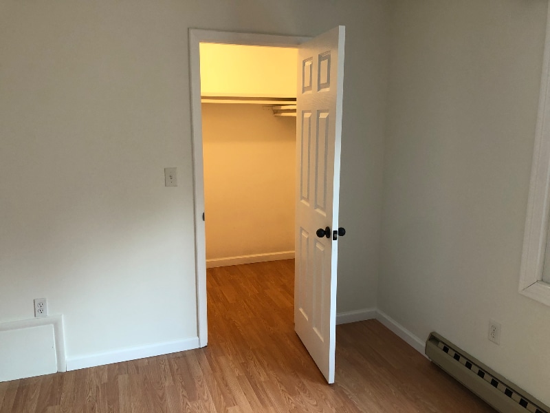 Building Photo - 85 Old Town Rd