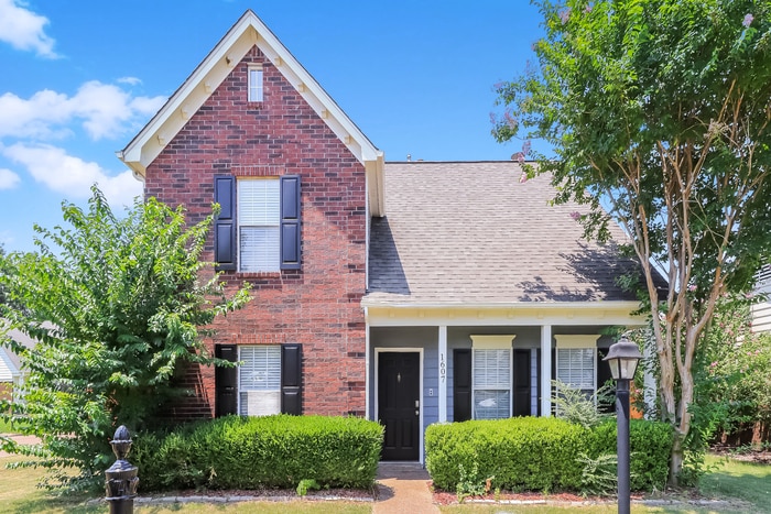 Primary Photo - 1607 Barbie St