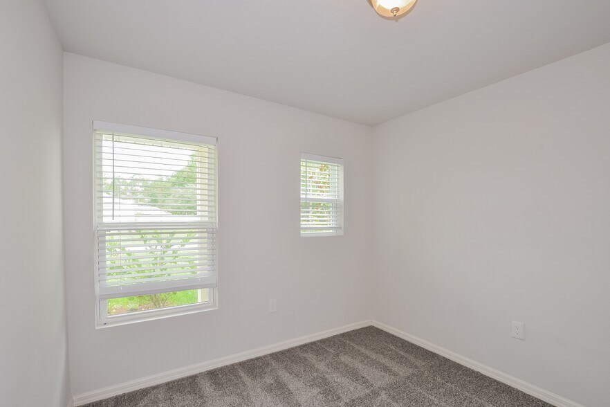 Building Photo - 23 Ryecliffe Dr