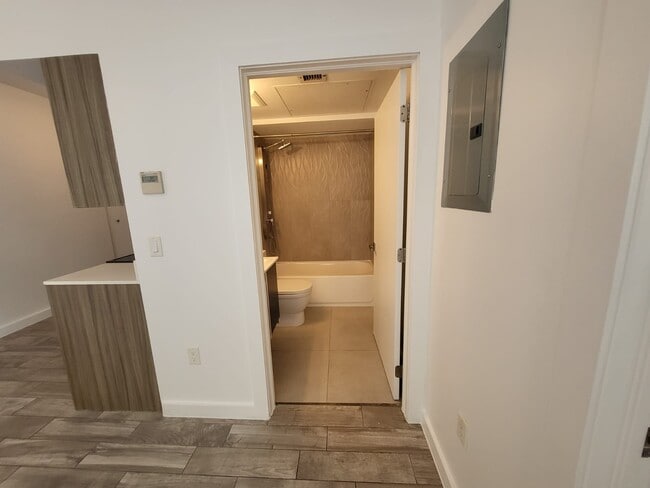 Building Photo - 551 Michigan Ave