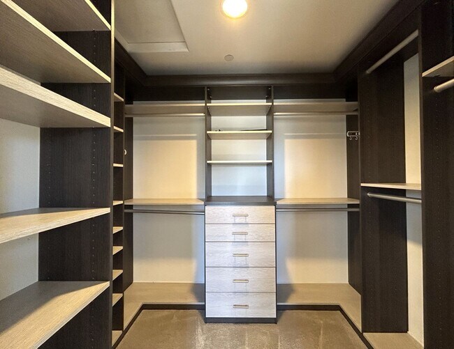 Building Photo - COMING SOON!! GORGEOUS 2 Bed 2.5 Bath Condo in La Quinta!