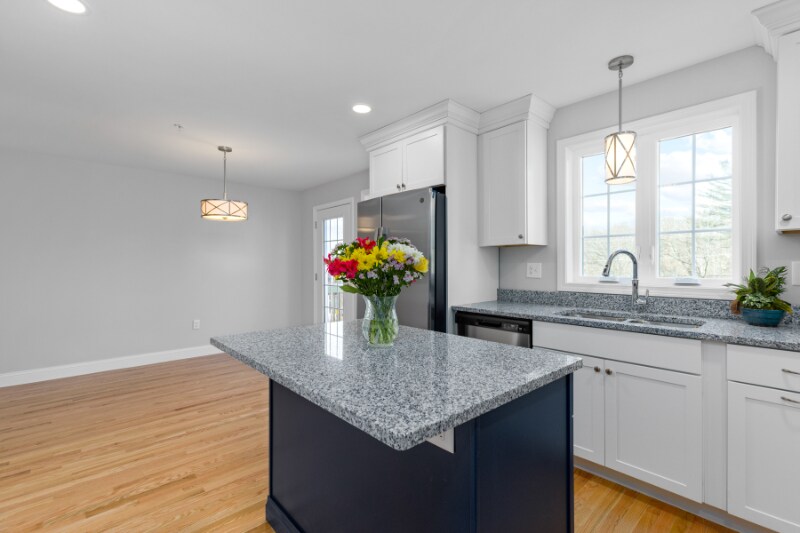 Building Photo - 23 Karatzas Avenue