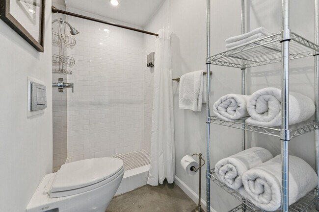 Building Photo - 521 St Joseph St