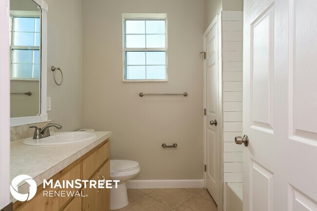 Building Photo - 3300 Hickman Ave