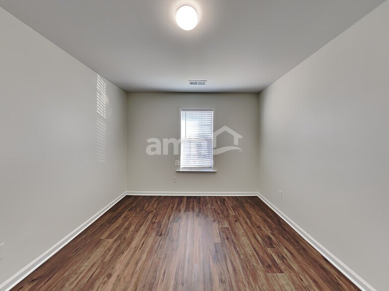 Building Photo - 9276 Durhamshire Dr