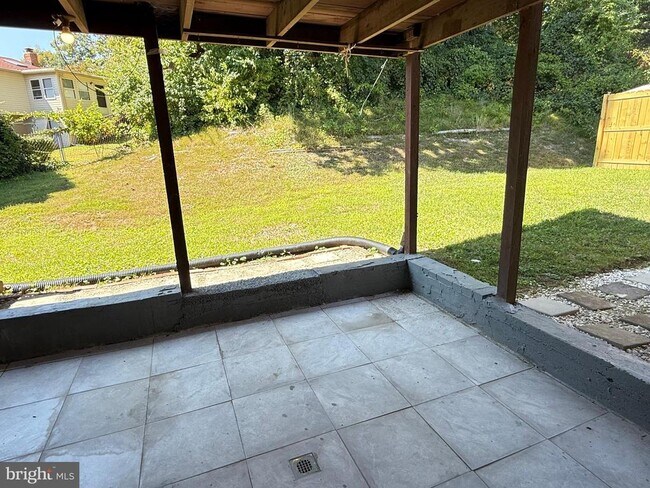 Building Photo - 5555 Neddleton Ave