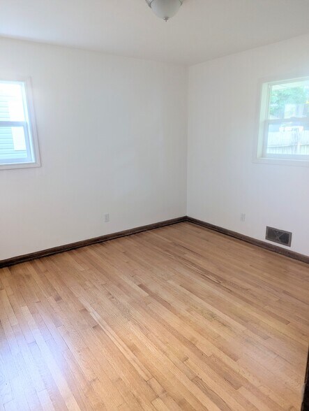 Building Photo - 2809 Wesleyan Ave