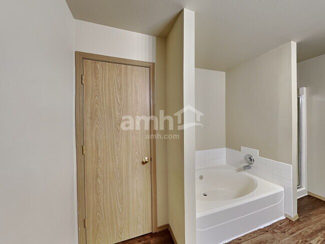 Building Photo - 10418 192nd Street Ct E