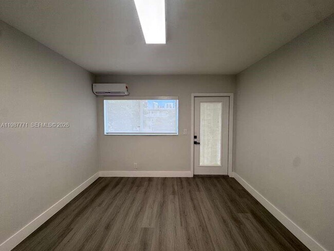 Building Photo - 455 Golden Isles Dr