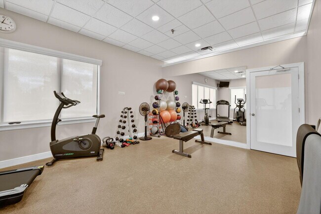 Building Photo - 9960 S Ocean Dr