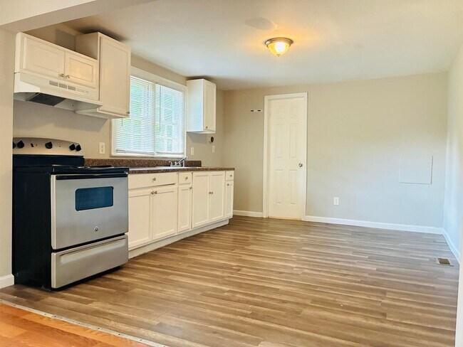 Building Photo - 104 Plum Tree Ln