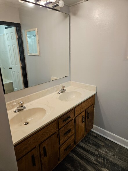 Building Photo - 109 Arthur Ct