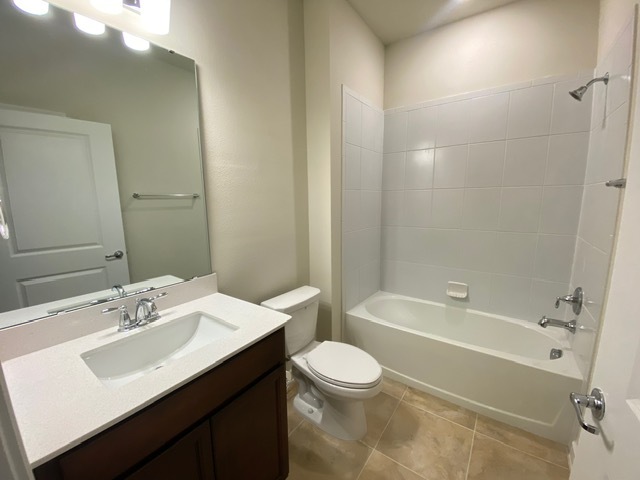 Building Photo - 16038 Winding Bluff Dr
