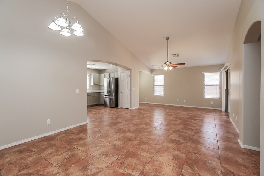 Building Photo - 1604 S 80th Ln