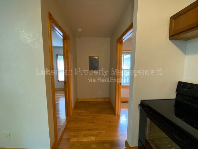 Building Photo - 725 W Vine St