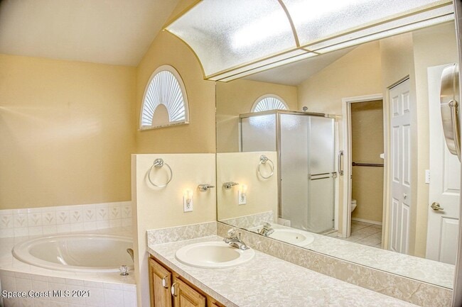 Building Photo - 805 Crossbow Dr