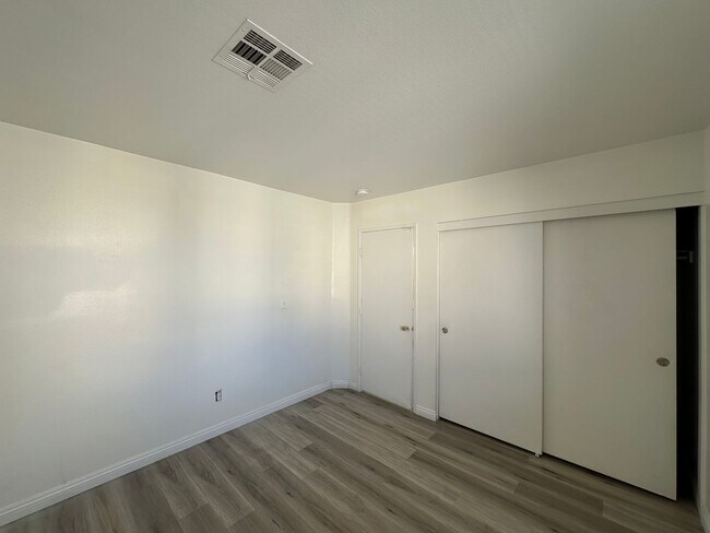 Building Photo - ARBOR GATE 2 AMD