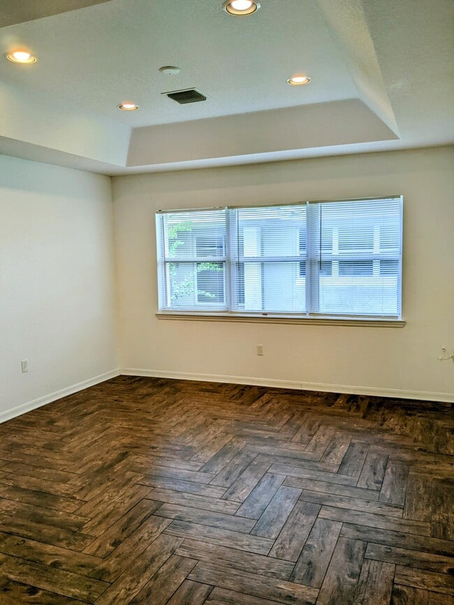 Building Photo - 1804 Blue Heron Ln