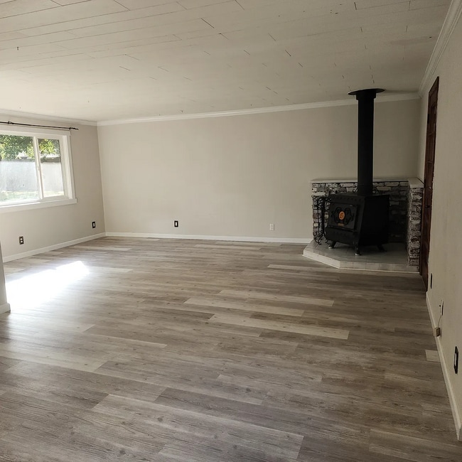 Building Photo - 4875 SW 165th Ave