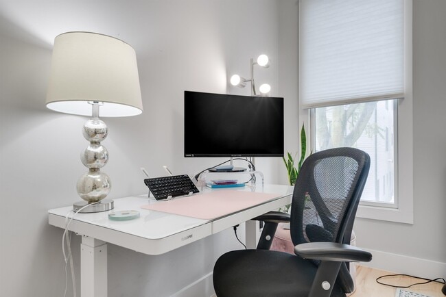 Building Photo - 287 Webster Ave