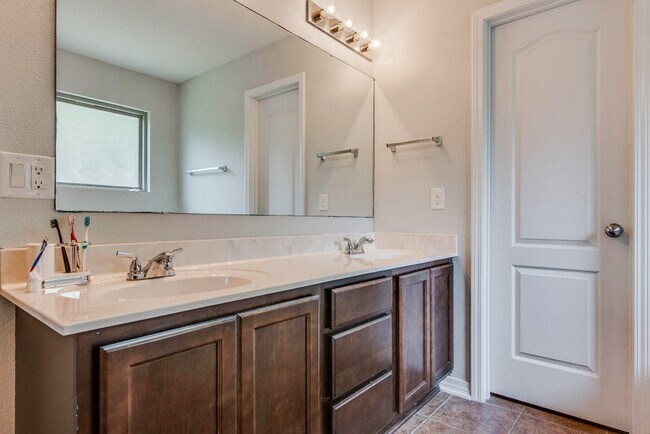 Building Photo - 2362 Duncan Ridge Dr