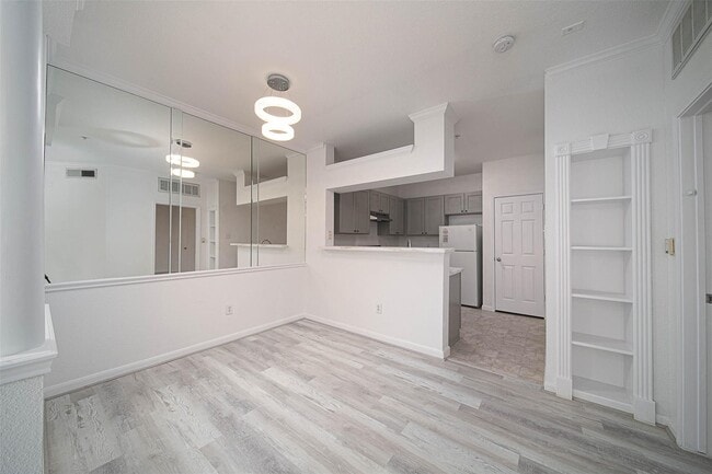 Building Photo - 1330 Old Spanish Trl