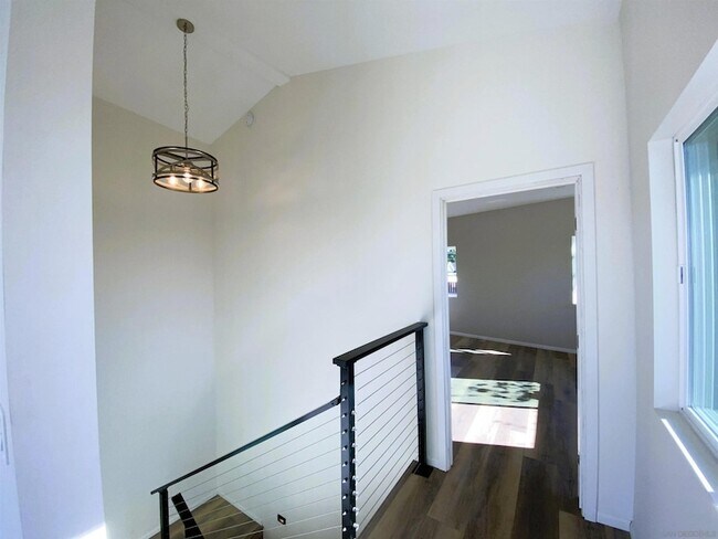 Building Photo - 1305 Blue Sky Dr