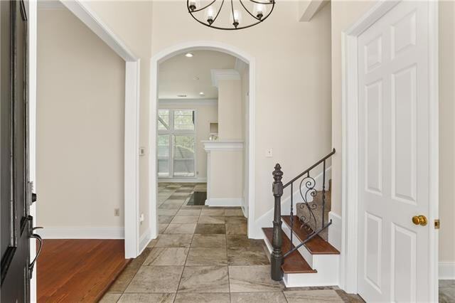 Building Photo - 421 E Honors Point Ct