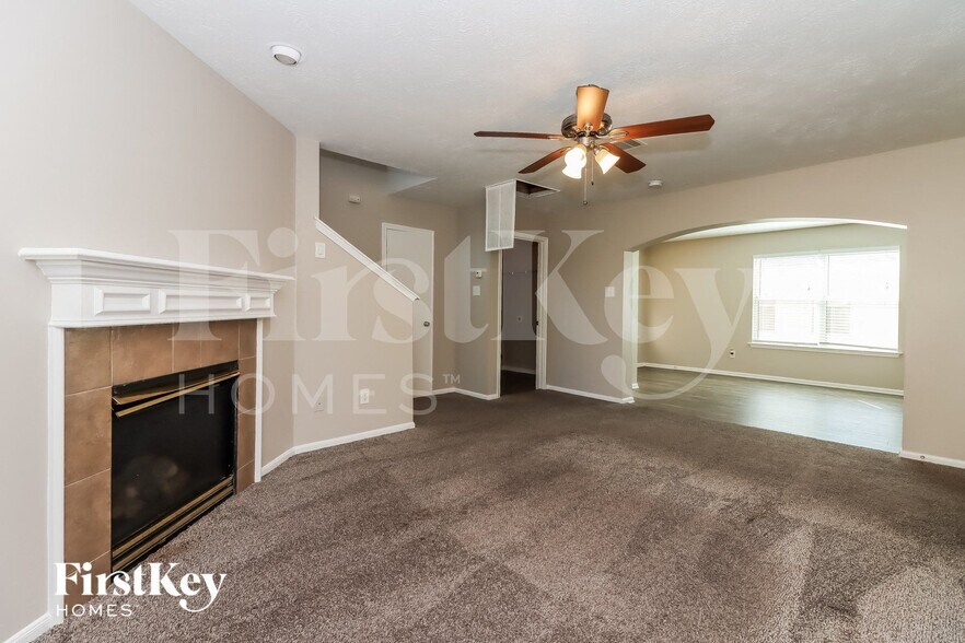 Building Photo - 20715 Sycamore Wood Dr