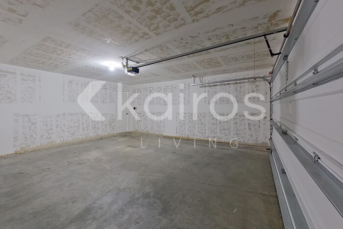 Building Photo - 305 NE 23rd Terrace