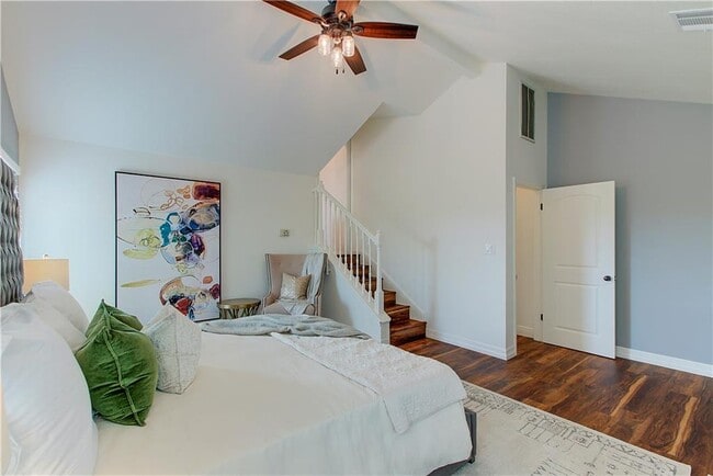 Building Photo - 9305 Granada Hills Dr