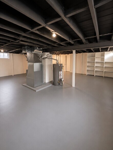 Building Photo - 1462 Parkhill Rd