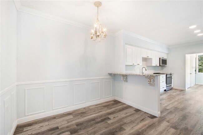 Building Photo - 1330 Snell Isle Blvd NE