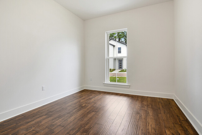 Building Photo - 6843 Kodiak Dr