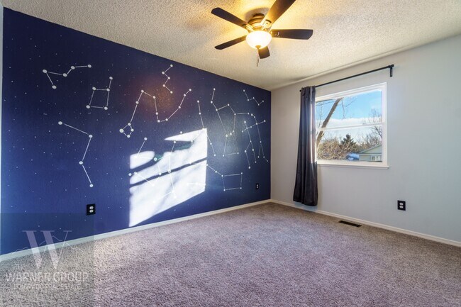 Building Photo - 3750 Oneida Ln