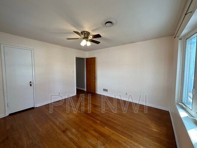 Building Photo - 209 N Rensselaer Ave