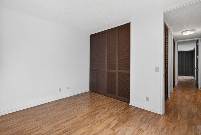 Building Photo - Spacious 2BD/2BA Condo with 2 Covered Parking Stalls in Kailua