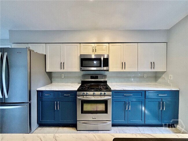 Building Photo - 12434 Largo Dr