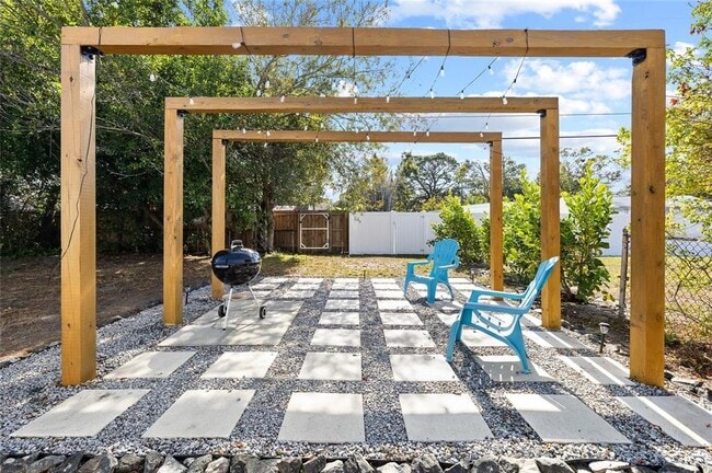 Building Photo - 4412 W Trilby Ave