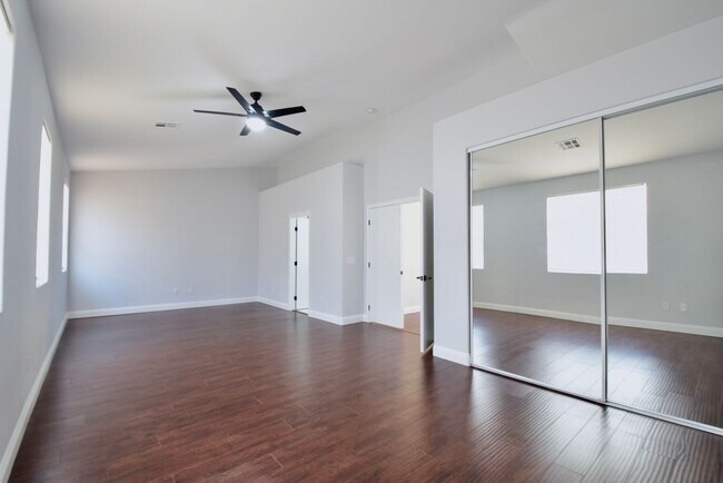 Building Photo - Charming Mediterranean-Style Townhome in G...