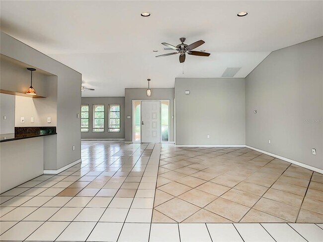 Building Photo - 2375 Bendway Dr