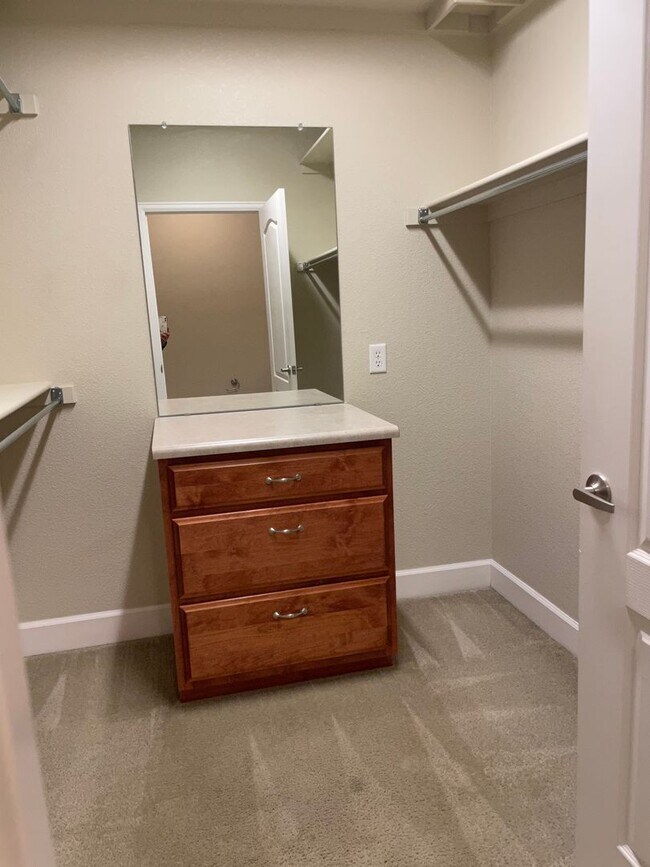 Building Photo - Beautiful/Quick I-25 Access 2 Bed 2 Bath Condo in Wellington