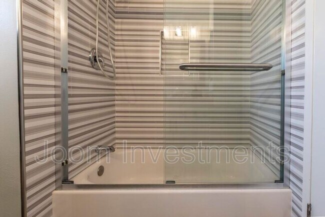 Building Photo - 1548 Shenandoah St