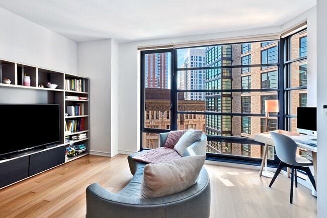 Primary Photo - 580 Washington St