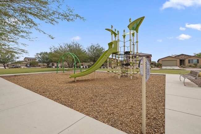 Building Photo - Beautiful 3 Bedroom Home in La Estancia & ...