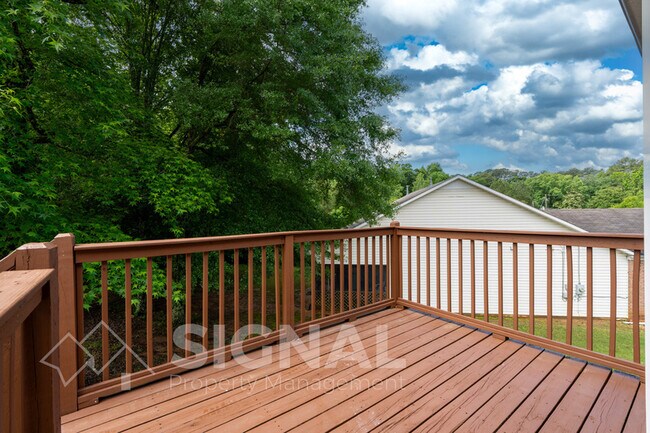 Building Photo - 1719 Annendale Dr