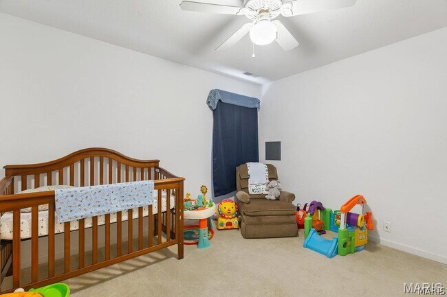 Building Photo - 2725 Timberline Dr