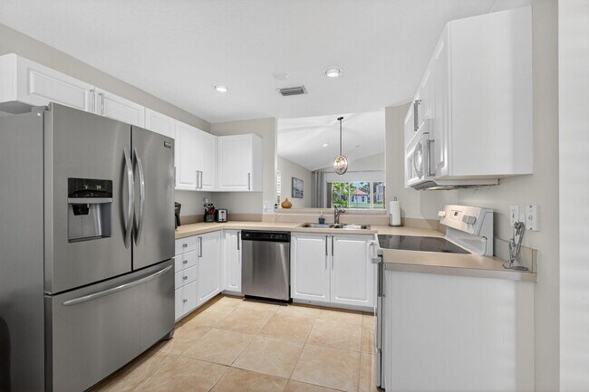 Building Photo - 5008 Elpine Way